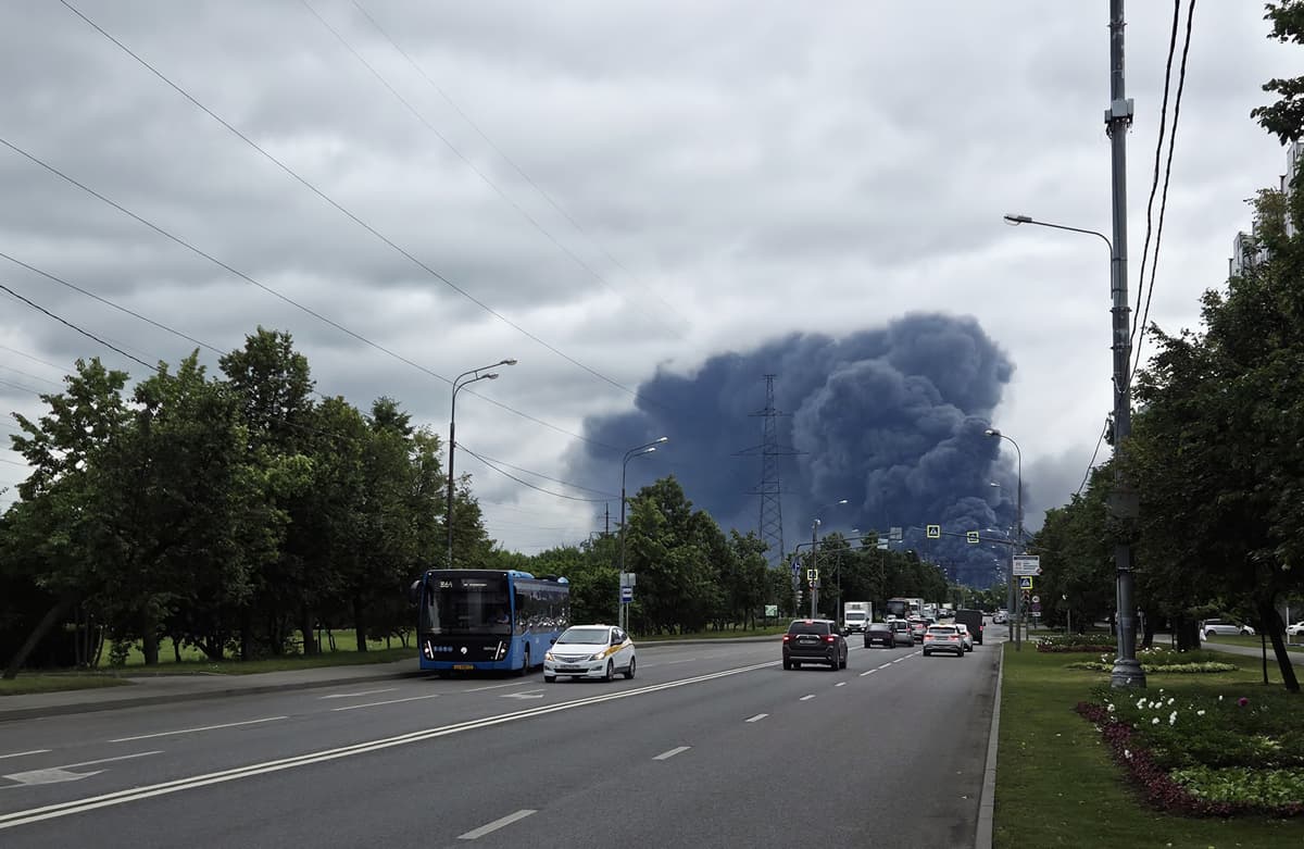 Fire at Gazprom Neft Moscow Oil Refinery in Kapotnya after June 2026 drone strike