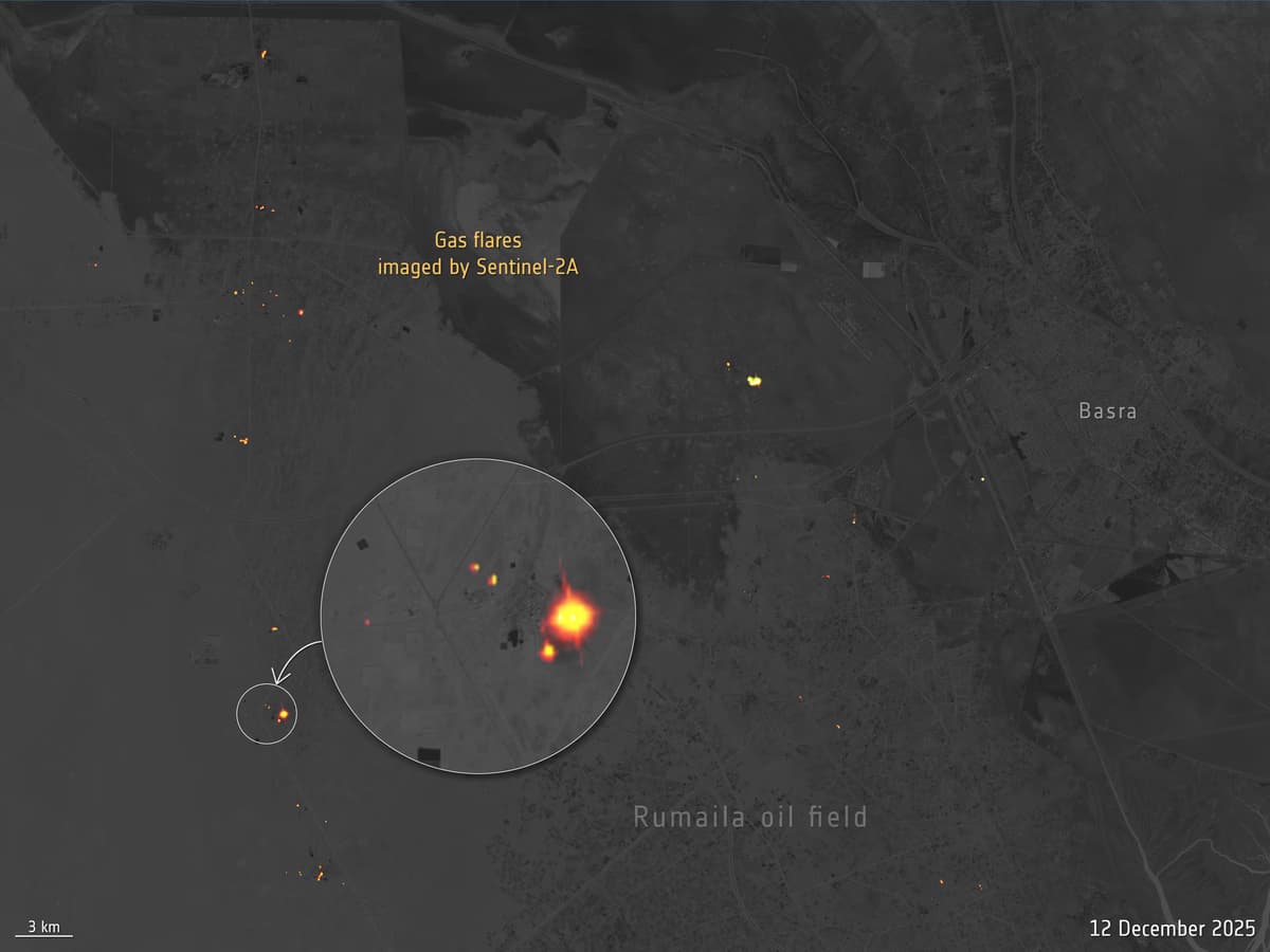 Satellite image of gas flares burning at Iraqi oil production facilities at night