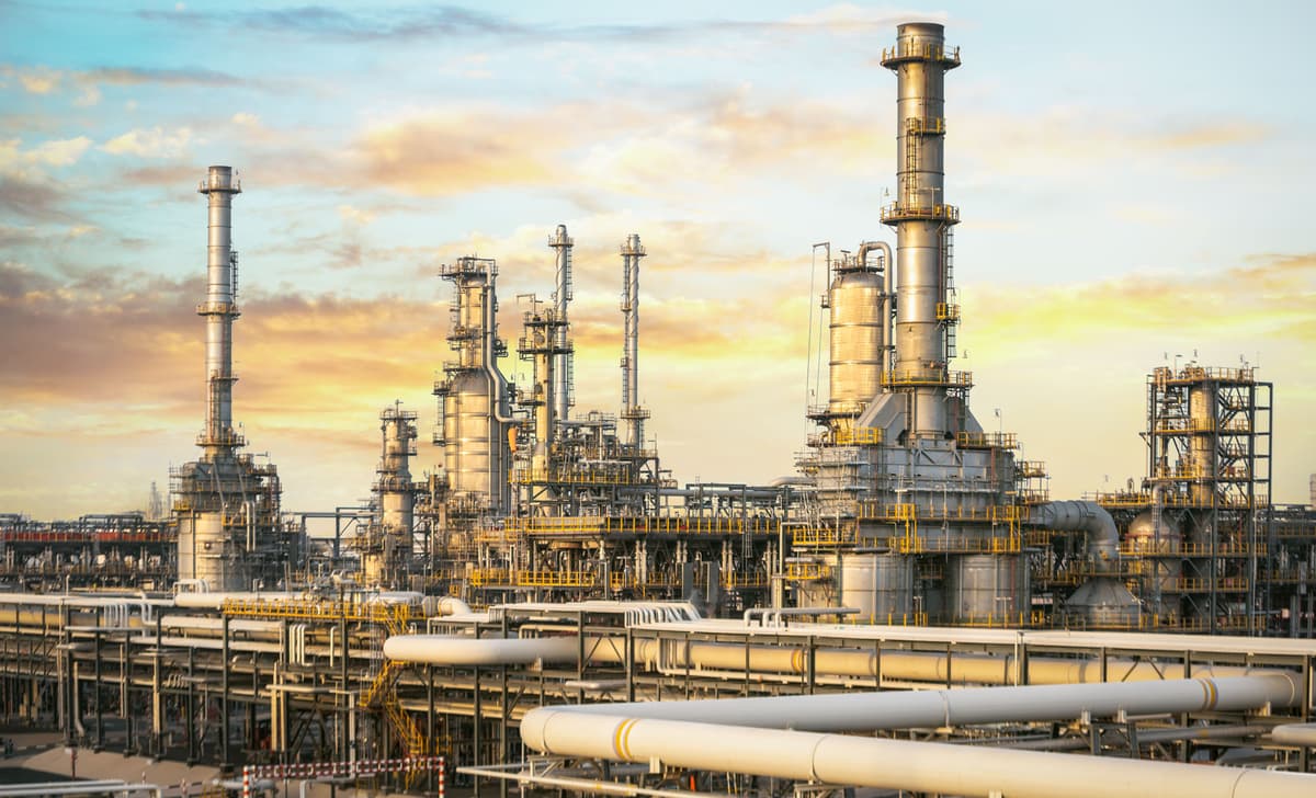 ADNOC Refining Ruwais site in Abu Dhabi, the UAE flagship refinery and petrochemical complex driving the country capacity expansion past OPEC quota limits