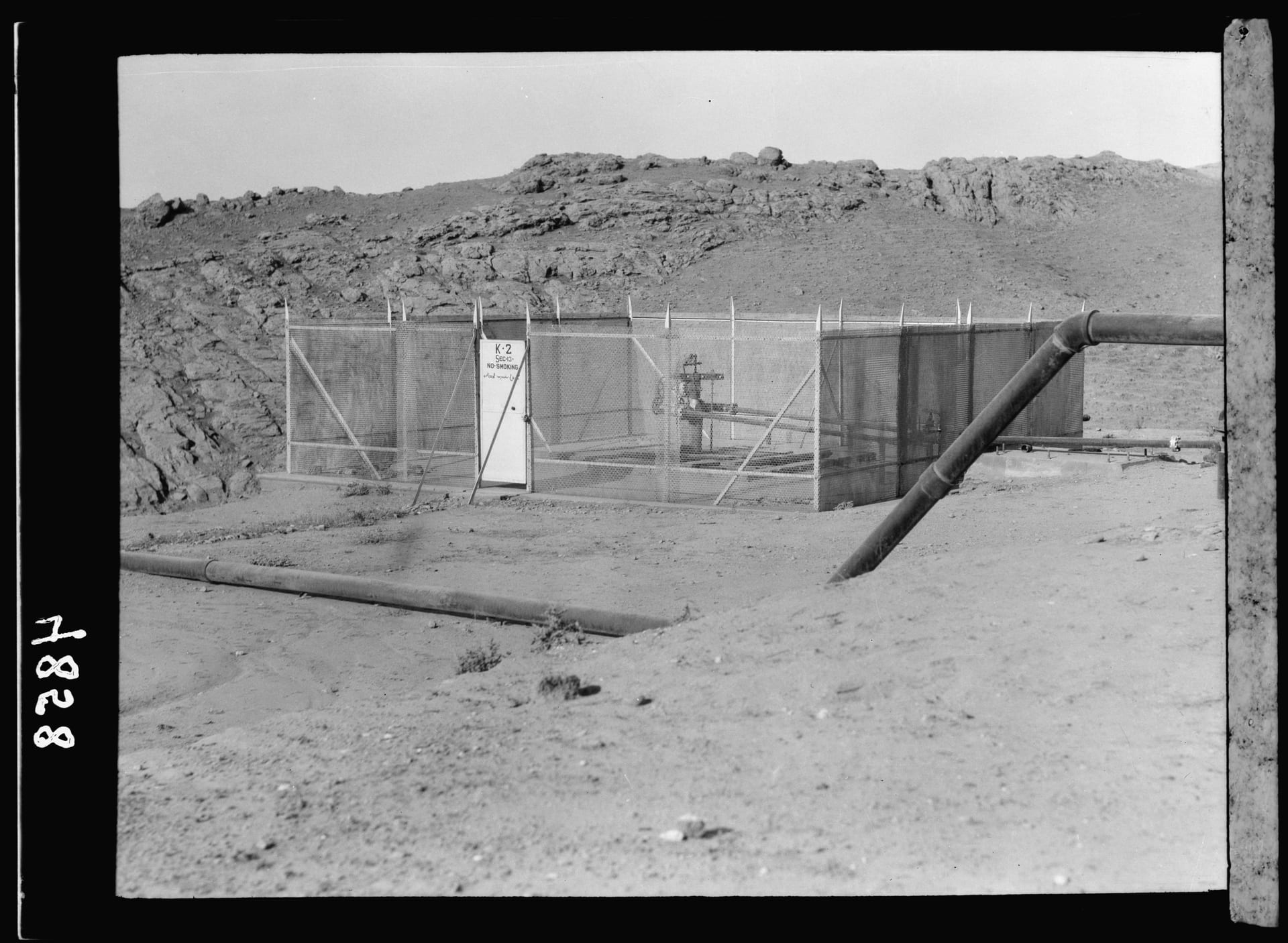 Historical photograph of Iraq Petroleum Company oil wells near Kirkuk, public domain
