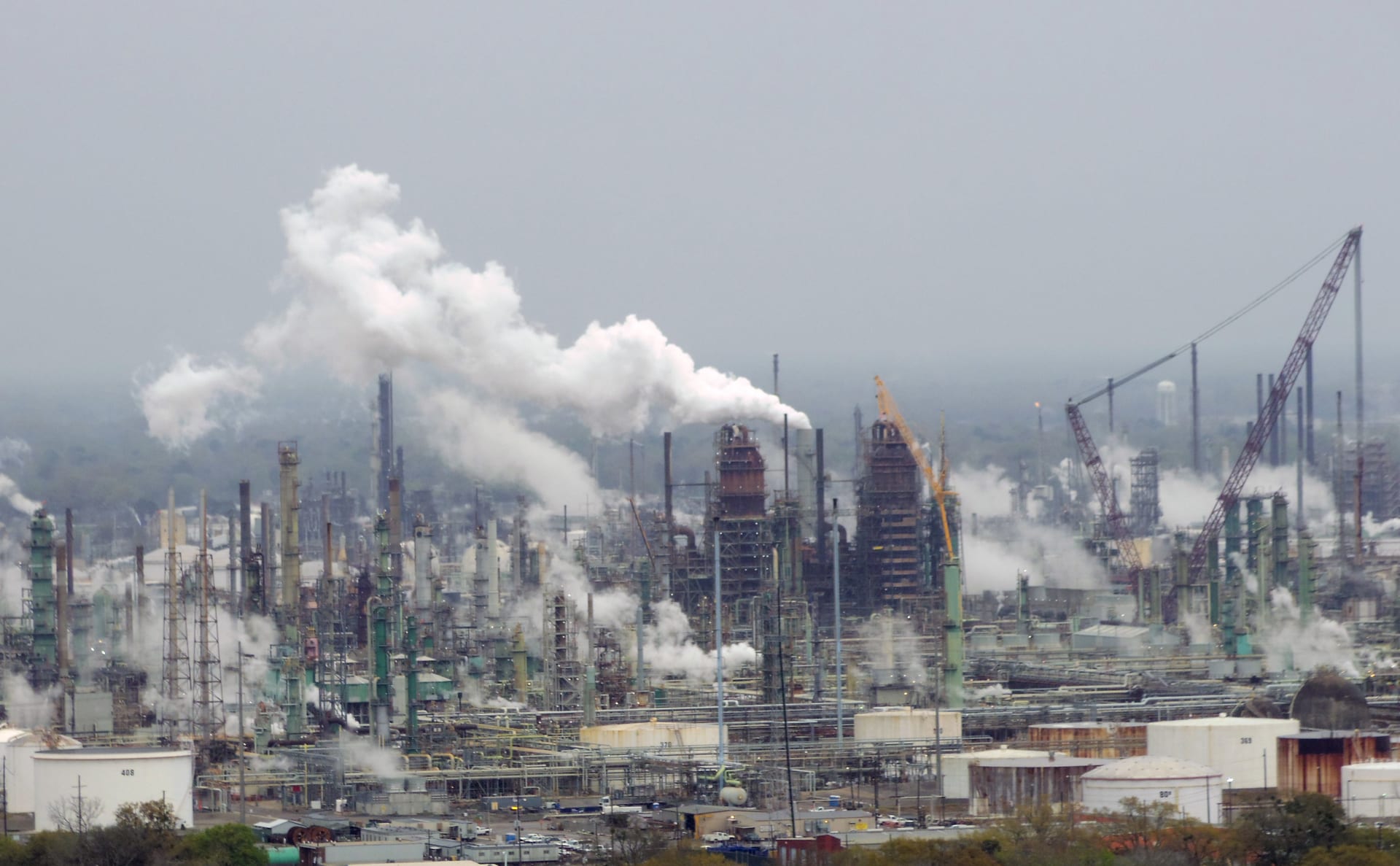 ExxonMobil crude oil refinery in Baton Rouge, Louisiana, viewed from the Louisiana State Capitol building